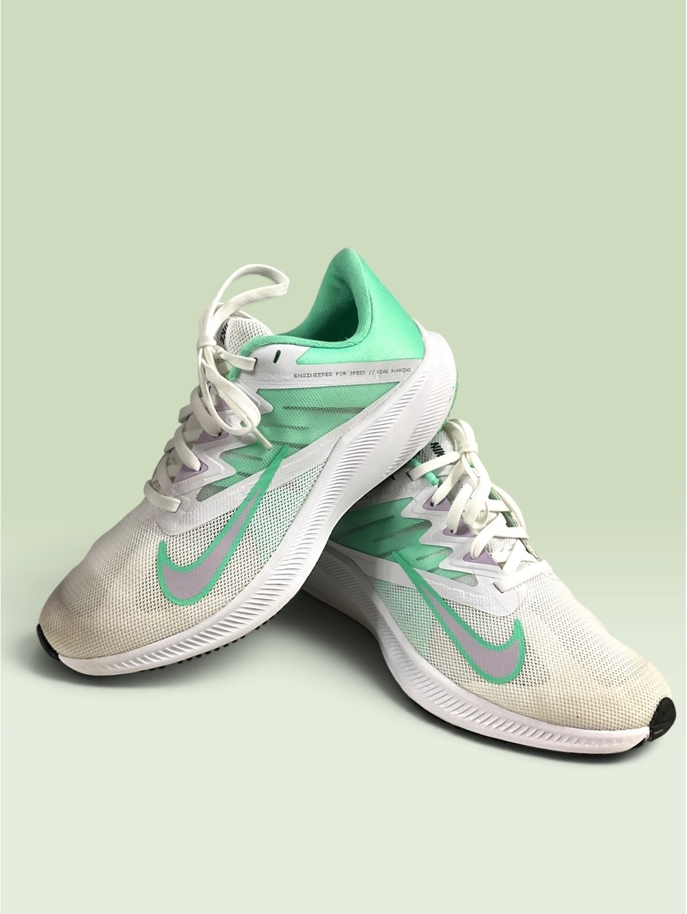 Nike Women's Quest 3 "White Green Glow" Code CD0232-111